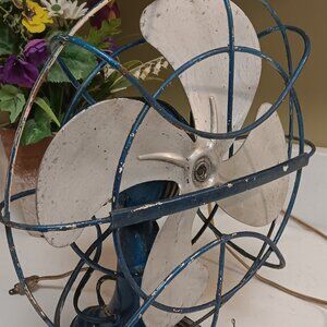 Vintage 1950's Westinghouse Tabletop Industrial Oscillating Fan - Working